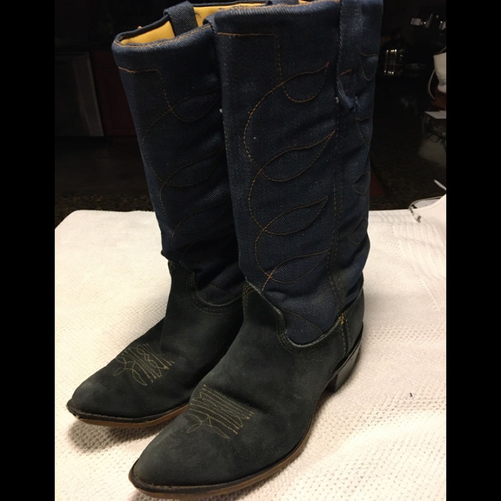 Women’s Vintage blue suede/denim boots, 6 narrow.
